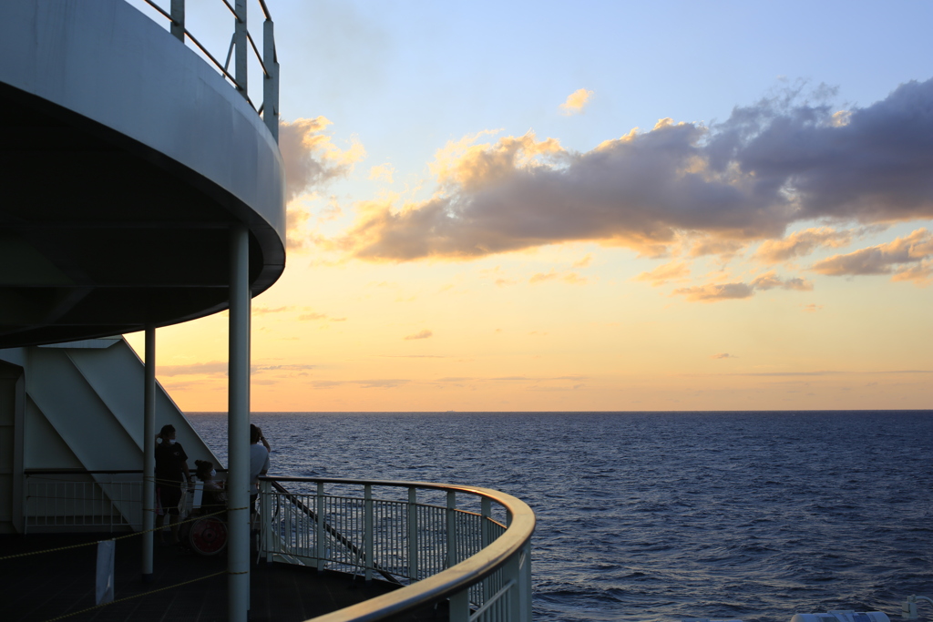 新日本海フェリーからの夕日