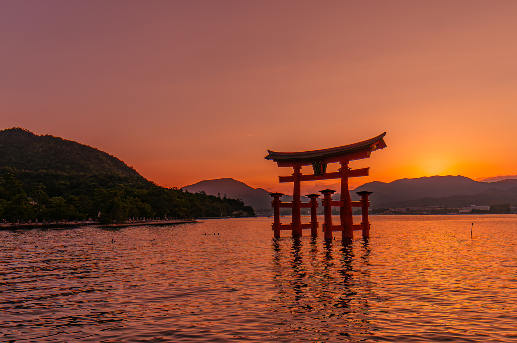 夕暮れの厳島　〜広島紀行〜
