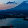 田子の浦港と富士山の夕景