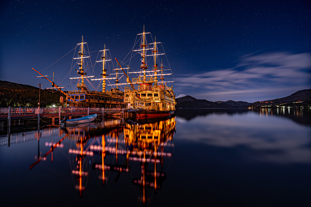 月夜の海賊船