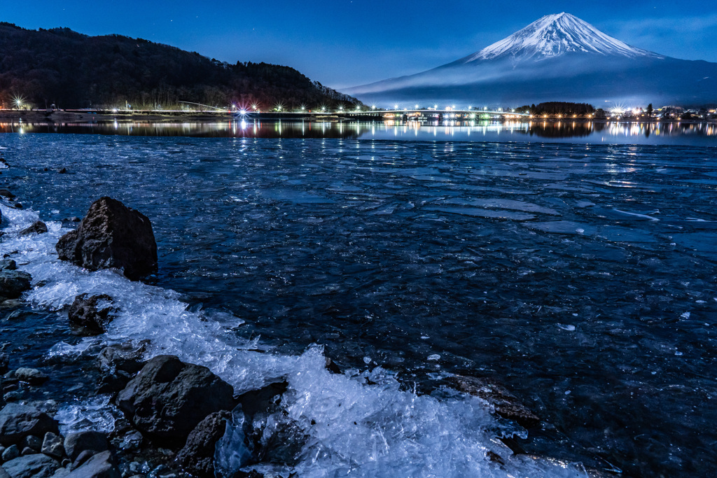 厳冬の河口湖