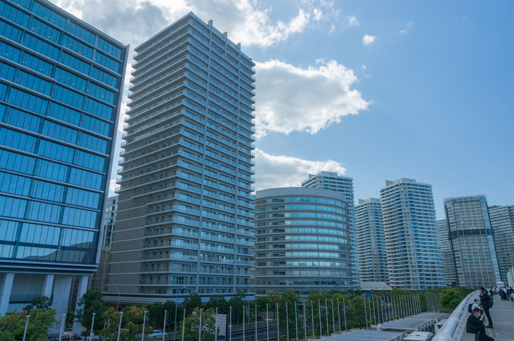 パシフィコ横浜から見る高層ビル群