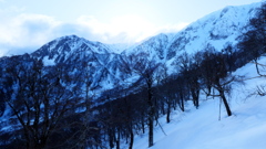 伯耆大山北壁、雲越しの朝日