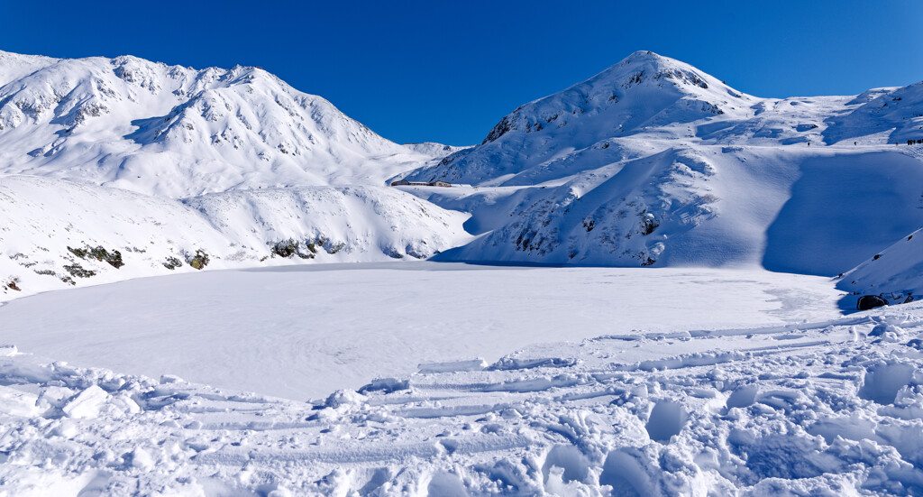 みくりが池は凍っていた