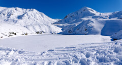 みくりが池は凍っていた