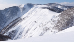 寒風に至る稜線は歩く人が少なかった