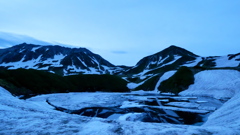 雪の残る7月のみくりが池