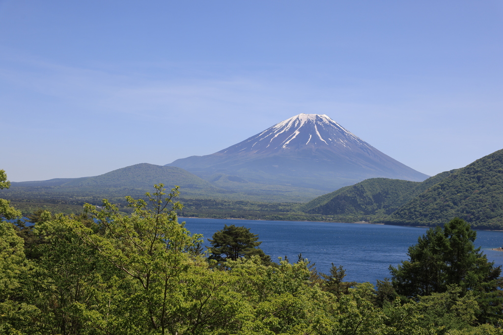 2024_5月 本栖湖からの冨士山