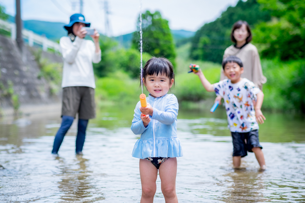 梅雨の川遊び