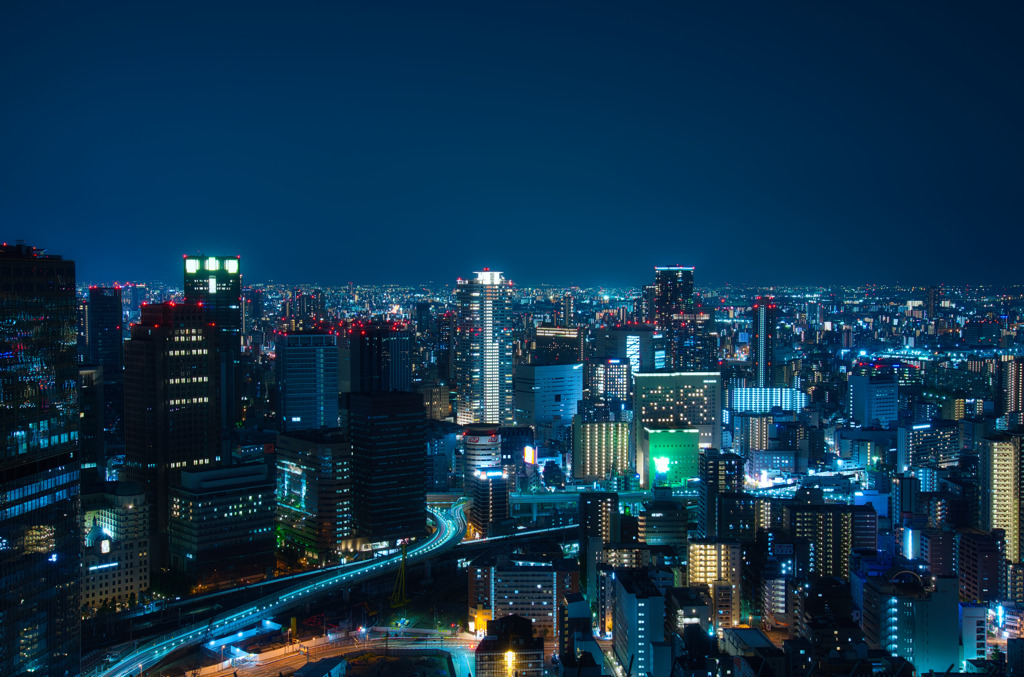 梅田スカイビルから見る大阪の夜景