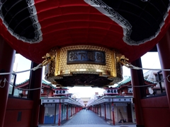 雷門下から