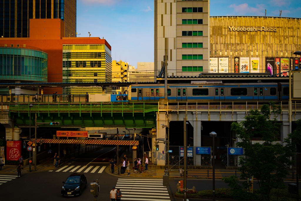 colors of 秋葉原