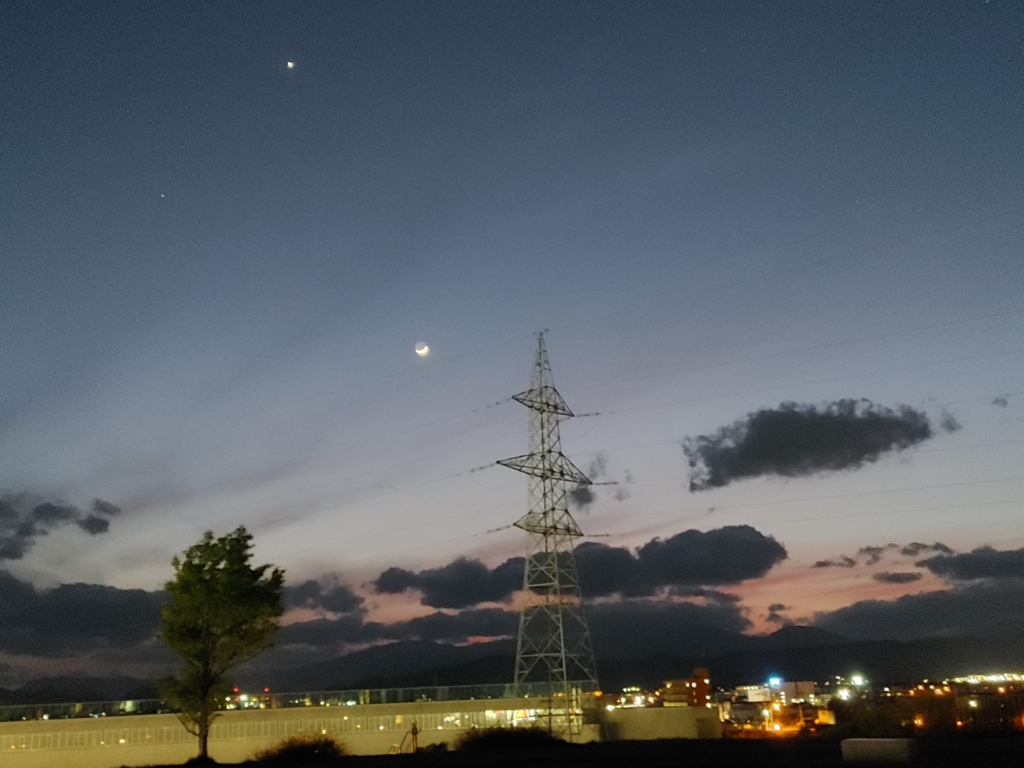 月と　ぎょしゃ座と　こと座流星