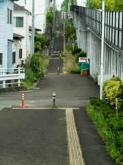 矢印と坂のある小路　2　