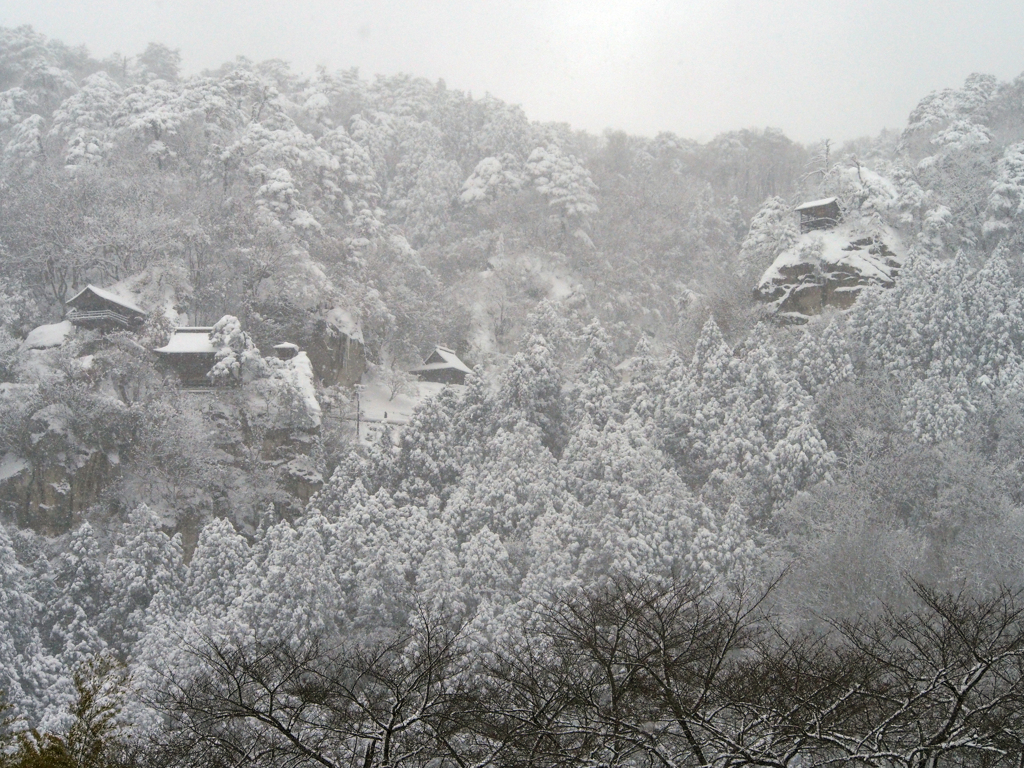 雪に煙る 山寺立石寺