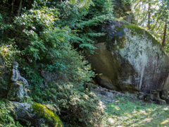 胎内の地蔵と胎内への路