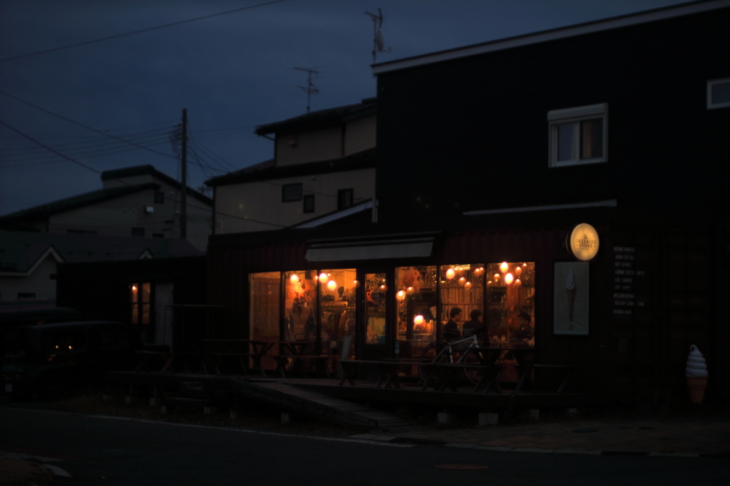 夕暮れの街角ー２