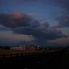 東は雨雲、西は晴れー１