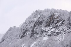 岩肌雪景ー２