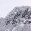 岩肌雪景ー２