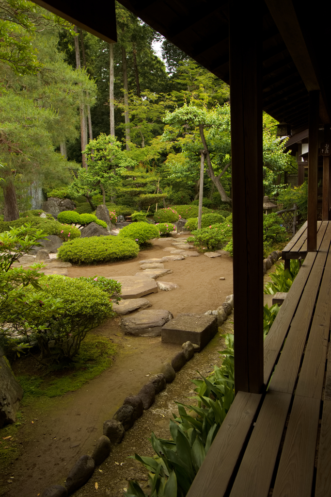 庭園（曇天）