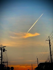 夕焼けと飛行機雲