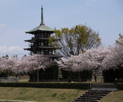 塔のある風景