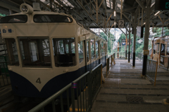 宝山寺駅