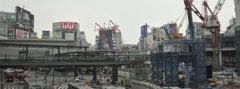 渋谷駅西口歩道橋から