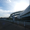 河川管理用通路からの横浜青葉インターチェンジ