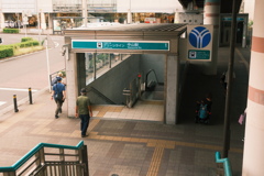 グリーンライン中山駅の出入口1
