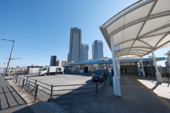 JR新川崎駅前