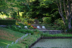 新緑と美しい花が織りなす絶景 
