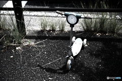 子供を待つ自転車