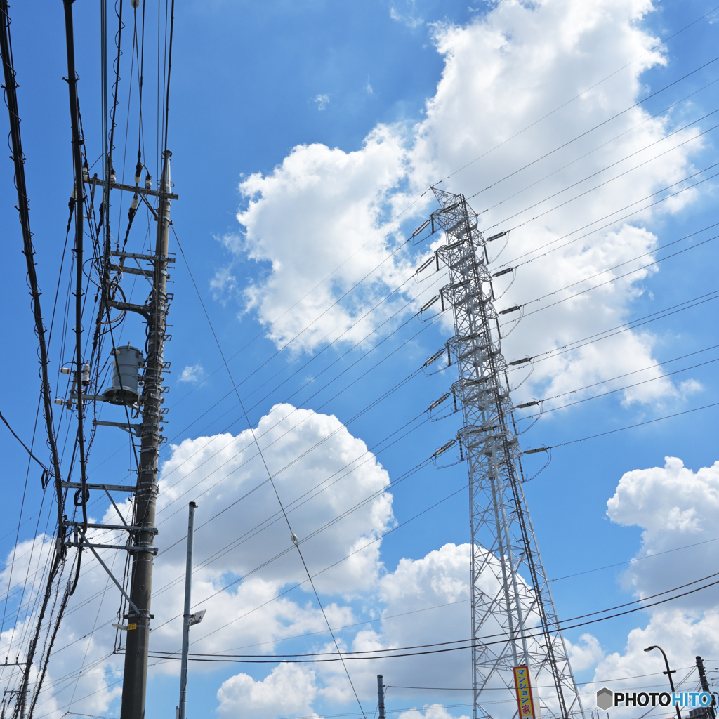 送電線と雲