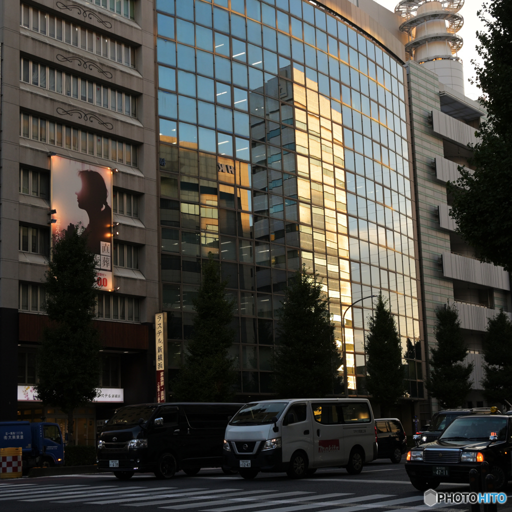 鏡面ビル
