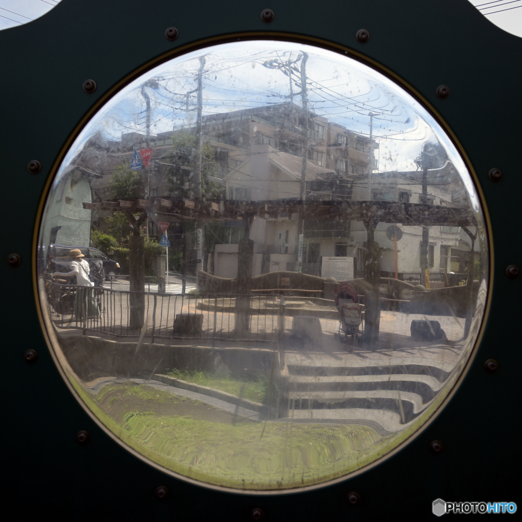 とある公園の時空が歪んでいた