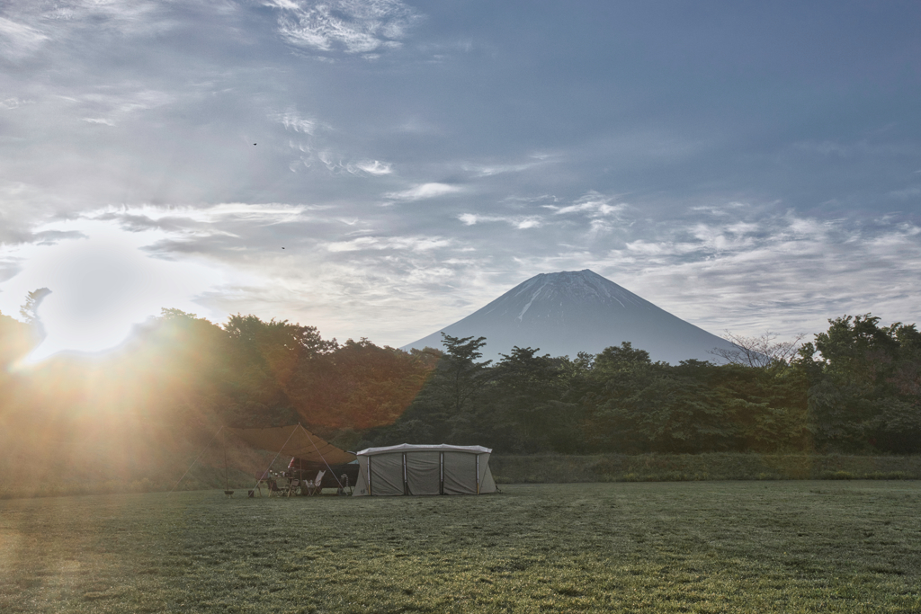 朝霧の貸切キャンプ