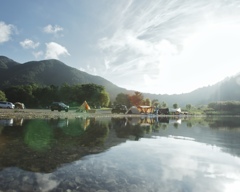 西湖の湖側から