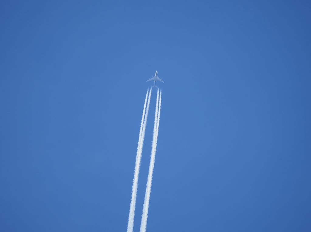 空の彼方に最後の軌跡