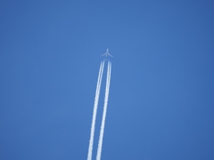 空の彼方に最後の軌跡