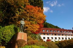 秋のホテル