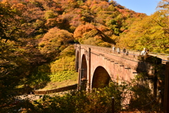 めがね橋の秋