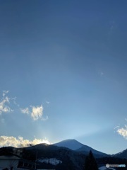 岩手山に夕陽が沈む