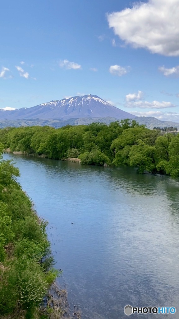 川と岩手山