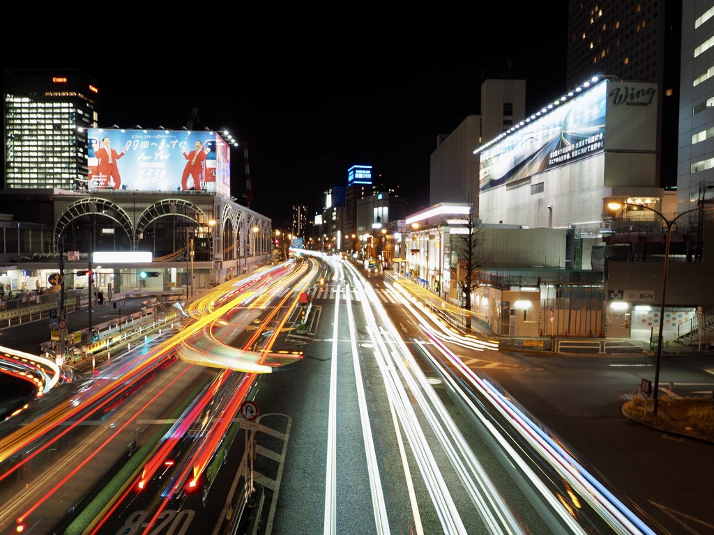 光跡夜景　品川駅前