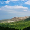 草津白根山と青空