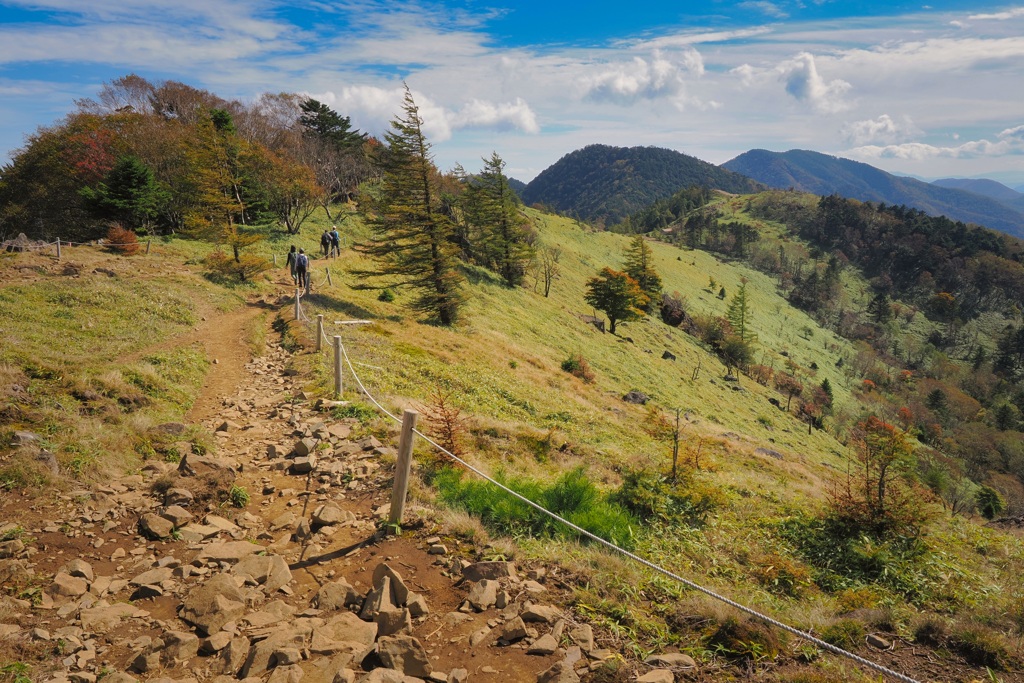 尾根の登山道