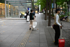 彼女は丸の内アンバサダー