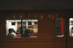 地下鉄に乗って